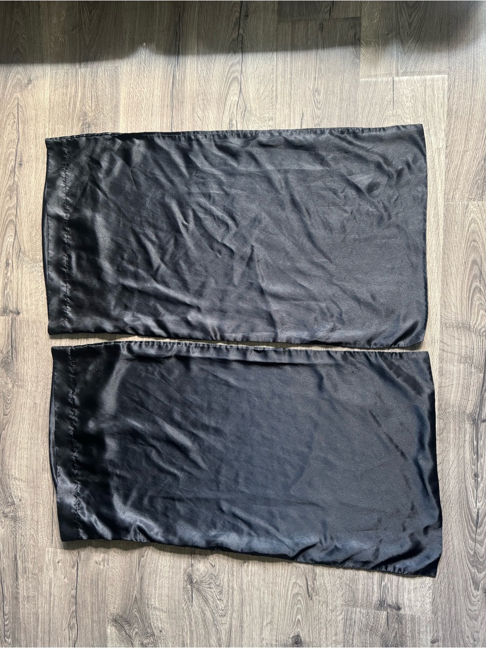 Set of 2 Bedsure Black Satin Pillowcases
